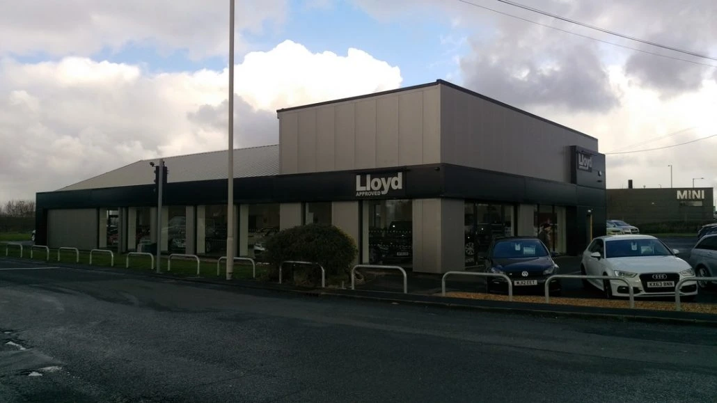 LLoyds showroom installation Leicester